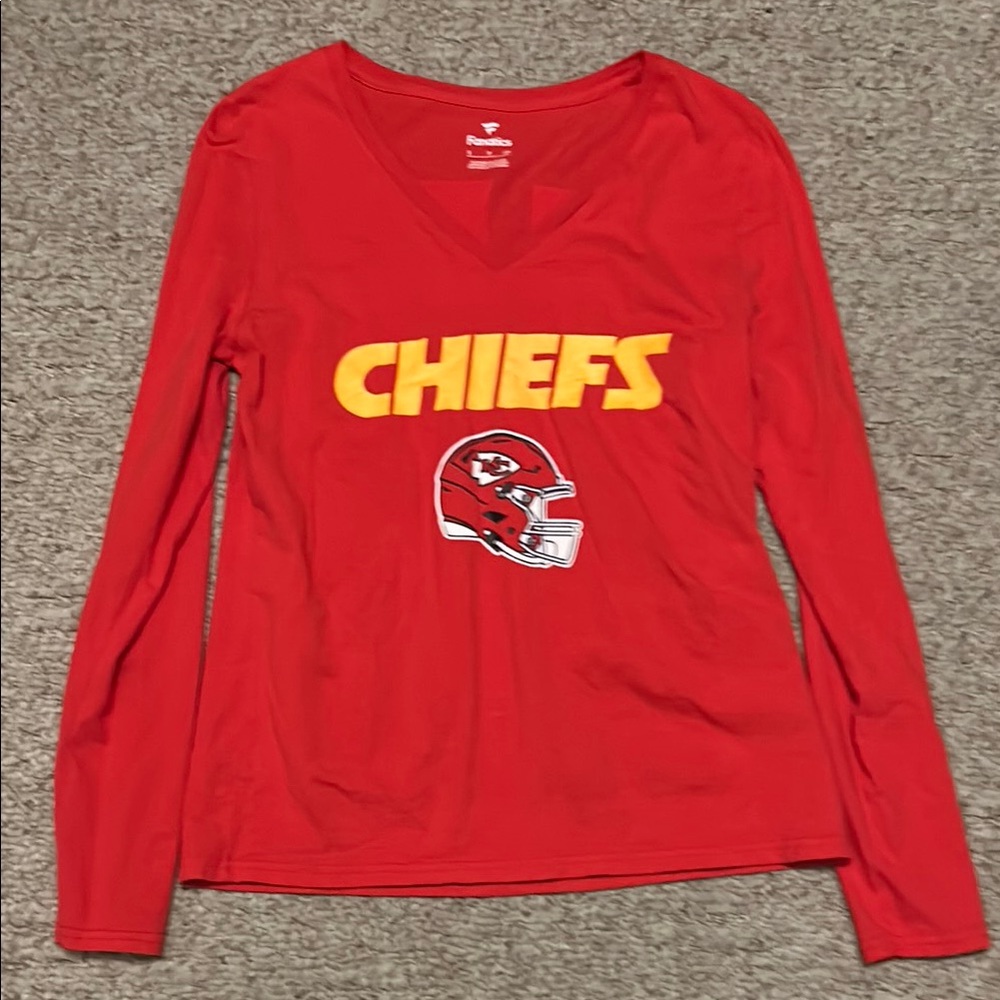 Women’s Fanatics Red V-Neck Shirt